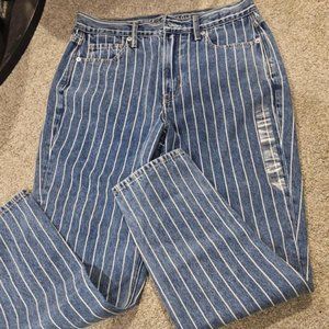 American Eagle pin stripped mom jeans size 6 new with leg tag missing price tag